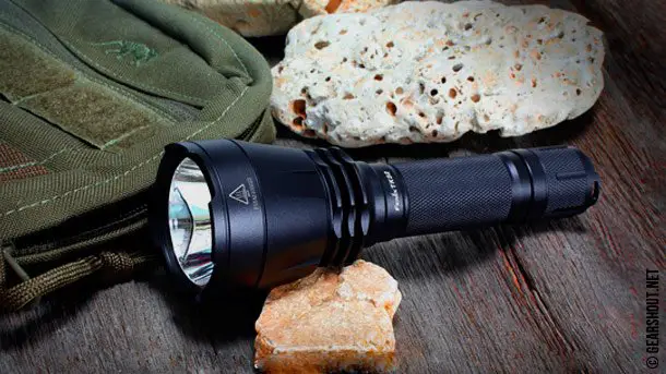 Новый дальнобойный светодиодный фонарь Fenix TK32 Fenix-TK32-photo-1