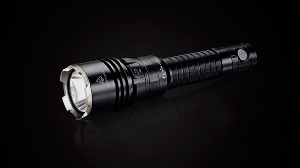 Fenix UC45 - мощный светодиодный фонарь с подзарядкой от USB Fenix-UC45-photo-1