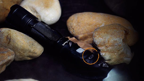 Карманный светодиодный фонарь Fenix UC35 Fenix-UC35-photo-1