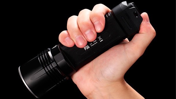 Ультрамощный поисковый фонарь Nitecore P36 Nitecore-P36-photo-2