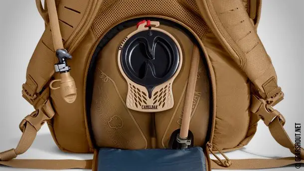 Camelbak анонсировал новую питьевую систему и рюкзаки для военнослужащих Camelbak-MilSpec-Antidote-Lumbar-Reservoir-photo-3