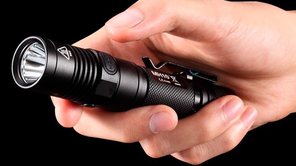 Мощный повседневный фонарь Nitecore MH10 Nitecore-MH10-photo-3
