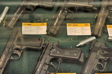 Фотоотчет  oruzhie-i-bezopasnost-2012-photo-18-436x291