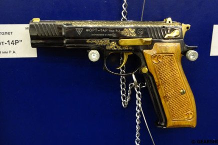 Фотоотчет  oruzhie-i-bezopasnost-2012-photo-2-436x291