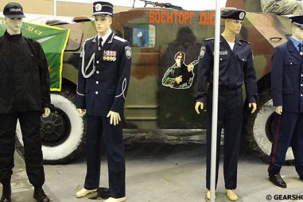 Фотоотчет  oruzhie-i-bezopasnost-2012-photo-47-436x291