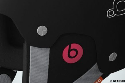 Шлем Receptor BUG Communication с наушниками Beats by Dr.Dre