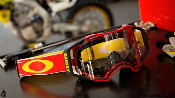 Oakley-Airbrake-MX-photo-1