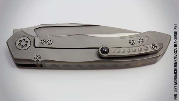 Microtech-ANAX-photo-2