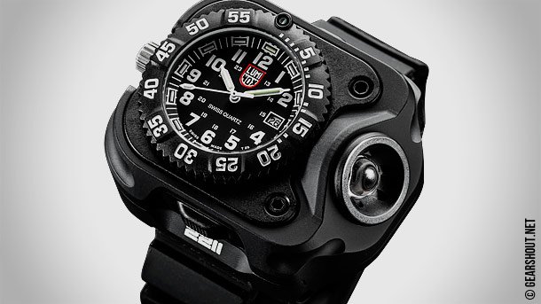 SureFire-2211-Luminox-WristLight-photo-2