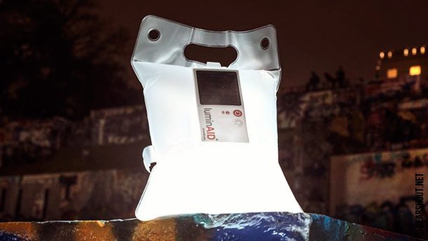 LuminAID-PackLite-photo-2