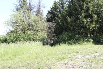 Сравнительный тест камуфляжей MultiCam (MultiCam, MultiCam Arid, MultiCam Tropic) camo-test-multicam-2015-near-forest-photo-9-436x291