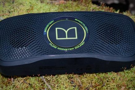 Детальный обзор защищенной аудиоколонки Monster SuperStar BackFloat Monster-SuperStar-BackFloat-Review-2016-photo-14-436x291