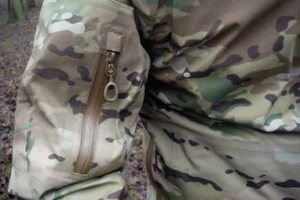 Первый взгляд на военно-тактическую хардшелл куртку Beyond Clothing A6 Rain Jacket Beyond-Clothing-A6-Axios-Rain-Jacket-Review-2016-photo-18-436x291