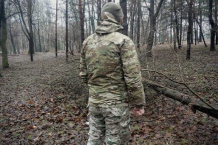 Первый взгляд на военно-тактическую хардшелл куртку Beyond Clothing A6 Rain Jacket Beyond-Clothing-A6-Axios-Rain-Jacket-Review-2016-photo-2-436x291