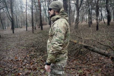 Первый взгляд на военно-тактическую хардшелл куртку Beyond Clothing A6 Rain Jacket Beyond-Clothing-A6-Axios-Rain-Jacket-Review-2016-photo-4-436x291
