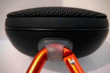 Детальный ознакомительный обзор защищенной аудиоколонки JBL Clip 2 JBL-Clip-2-Review-2016-photo-11-436x291