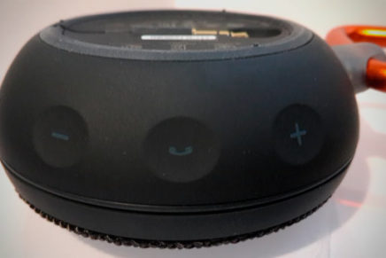 Детальный ознакомительный обзор защищенной аудиоколонки JBL Clip 2 JBL-Clip-2-Review-2016-photo-9-436x291