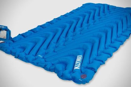 Klymit отправила в продажу два новых надувных коврика - Double V и Hammock V Klymit-Double-V-Pad-2016-photo-2-436x291