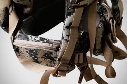 Mystery Ranch анонсировала рюкзак Scapegoat 25 и запуск расцветки Desolve Bare Mystery-Ranch-Scapegoat-25-Pack-2016-photo-5-436x291