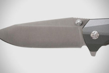 Schrade-SCH306-Liner-Lock-Folding-Knife-2017-photo-4-436x291
