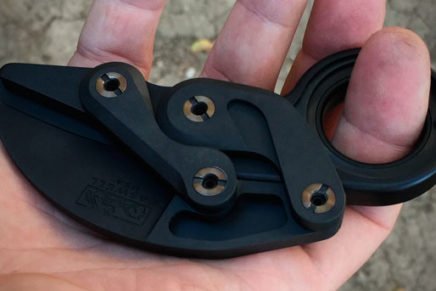 Caswell Knives анонсировала оригинальный боевой керамбит Morphing Karambit Version 2 Caswell-Morphing-Karambit-Version-2-Knife-2017-photo-2-436x291