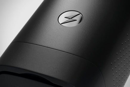 Romeo Systems представила портативное зарядное устройство с емкостью в 86Wh Romeo-Saber-High-Power-Portable-Charger-2017-photo-2-436x291