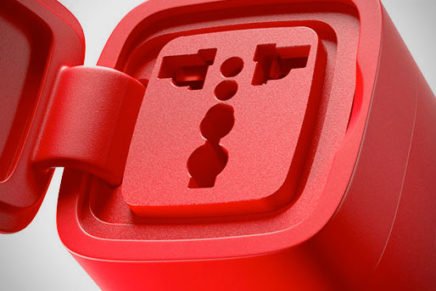 Romeo Systems представила портативное зарядное устройство с емкостью в 86Wh Romeo-Saber-High-Power-Portable-Charger-2017-photo-3-436x291