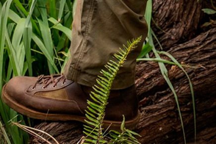 Одежда, обувь и аксессуары Дуэйна Джонсона в фильме Джуманджи: Зов джунглей Dwayne-Johnson-Jumanji-Gear-Review-2017-photo-2-436x291