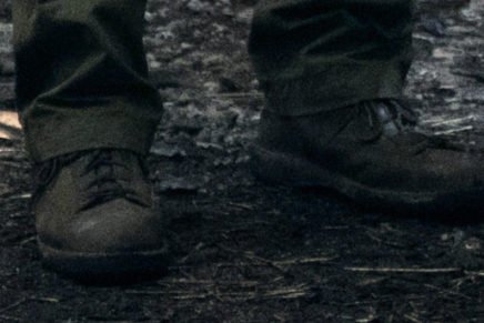 Одежда, обувь и аксессуары Дуэйна Джонсона в фильме Джуманджи: Зов джунглей Dwayne-Johnson-Jumanji-Gear-Review-2017-photo-9-436x291