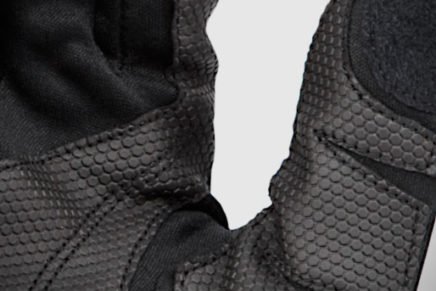 HWI-WTS-100-Winter-Touchscreen-Glove-2017-photo-2-436x291