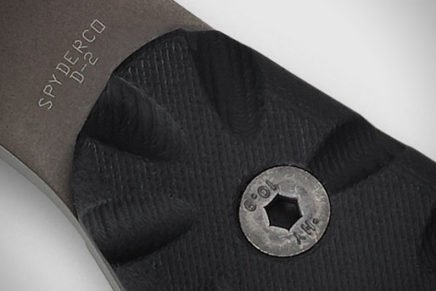 Spyderco анонсировала на 2018 год новый тактический топор Warrior Hawk H03 Spyderco-Warrior-Hawk-H03-Axe-2018-photo-2-436x291