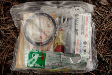 Знакомство с компактным и лёгким набором для выживания Lifeline Ultralight Survival Kit Lifeline-Ultralight-Survival-Kit-Review-2018-photo-2-436x291