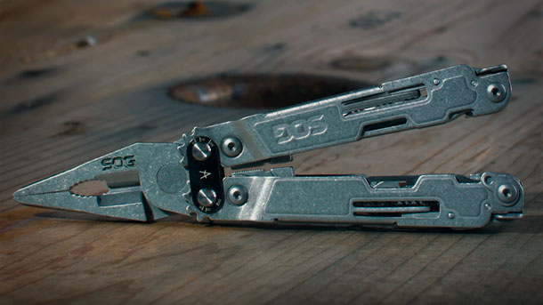 SOG-PowerAccess-Deluxe-Multi-Tool-2018-photo-1