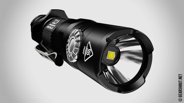 Nitecore выпустила новую серию тактических светодиодных фонарей Nitecore MT22C Nitecore-MT22C-Tactical-Flashlight-2018-photo-2
