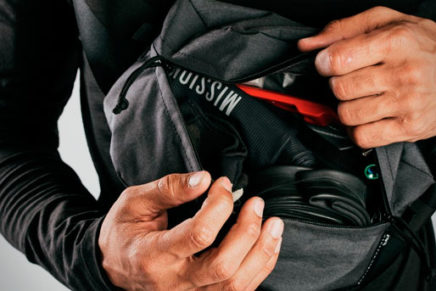 Mission Workshop выпустила повседневную поясную сумку The Axis (Modular Waist Pack) Mission-Workshop-Axis-Modular-Waist-Pack-2018-photo-3-436x291