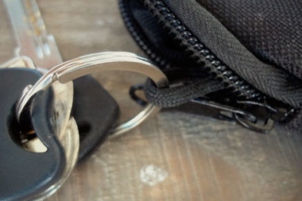 Подробный обзор универсальной повседневной ключницы FURA Coin Purse FURA-Coin-Purse-Review-2018-photo-3-436x291