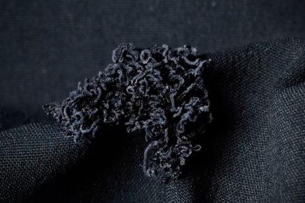 Vollebak выпустил новые утилитарные полевые брюки со сроком службы не менее 100 лет Vollebak-100-Year-Pants-2018-photo-2-436x291