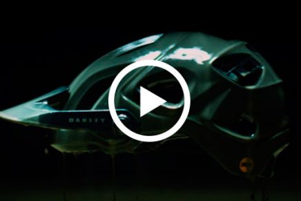 Oakley-DRT5-MTB-Helmet-Video-2019-photo-1