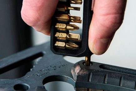 На Kickstarter представлен новый компактный набор бит с битодержателем Tactica M250 Chijoff-Co-Tactica-M250-Hex-Drive-Toolkit-2019-photo-3-436x291
