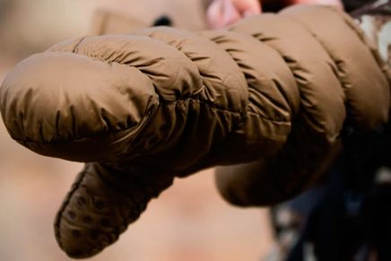 First Lite Clothing выпустила новую линейку утепленной одежды для охоты - Brooks Down First-Lite-Brooks-Down-Glassing-Mitt-2019-photo-2-436x291