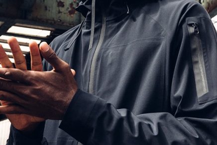 Outlier выпустила хардшелл куртку на новой технологичной мембране от Schoeller Outlier-Experiment-200-Ecstasy-Hardshell-Jacket-2019-photo-5-436x291