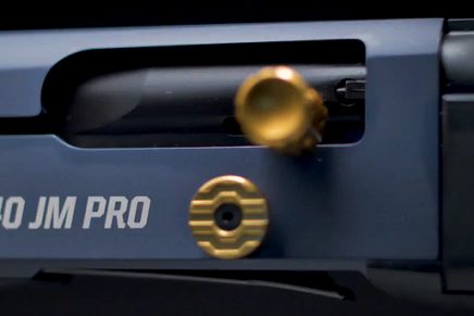 O.F. Mossberg & Sons представила новую линейку спортивных ружей Mossberg 940 JM Pro Mossberg-940-JM-Pro-semi-auto-shotgun-2020-photo-9-436x291