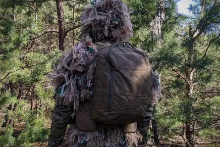 Чем заняться во время карантина? Создаем свою уникальную маскировочную куртку Homemade-camouflage-Ghille-Jacket-2020-photo-12-436x291