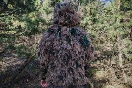 Чем заняться во время карантина? Создаем свою уникальную маскировочную куртку Homemade-camouflage-Ghille-Jacket-2020-photo-2-436x291