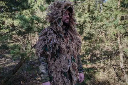 Чем заняться во время карантина? Создаем свою уникальную маскировочную куртку Homemade-camouflage-Ghille-Jacket-2020-photo-4-436x291