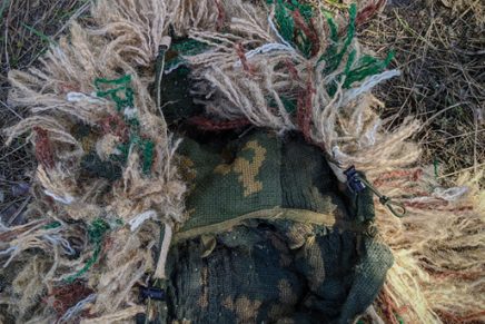 Чем заняться во время карантина? Создаем свою уникальную маскировочную куртку Homemade-camouflage-Ghille-Jacket-2020-photo-9-436x291