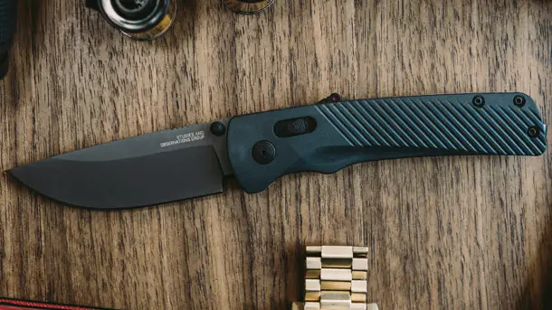 SOG-Flash-AT-EDC-Folding-Knife-Video-2020-photo-4