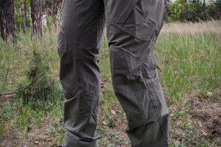 Обзор универсальных походных брюк серии Chameleon Tramp, после года использования Chameleon-Tramp-Olive-Pants-Review-2020-photo-6-436x291