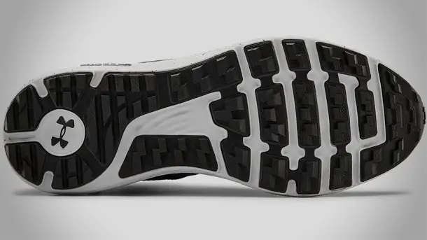 Under Armour выпустила новые высокие кроссовки для бега и пешего туризма Under-Armour-UA-Charged-Bandit-Trek-Shoes-2020-photo-4