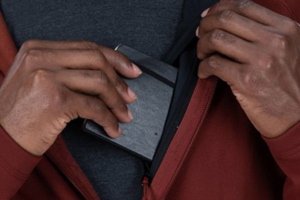 Vertx представила повседневную кофту Hardside Hoody, созданную с учетом скрытого ношения Vertx-Hardside-Hoody-2020-photo-3-436x291